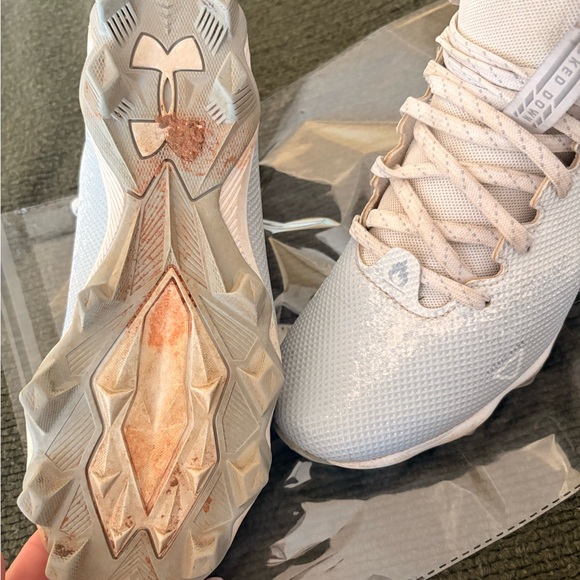 Under Armour Teen Y5/W6.5 Football Cleats - Picture 3 of 4